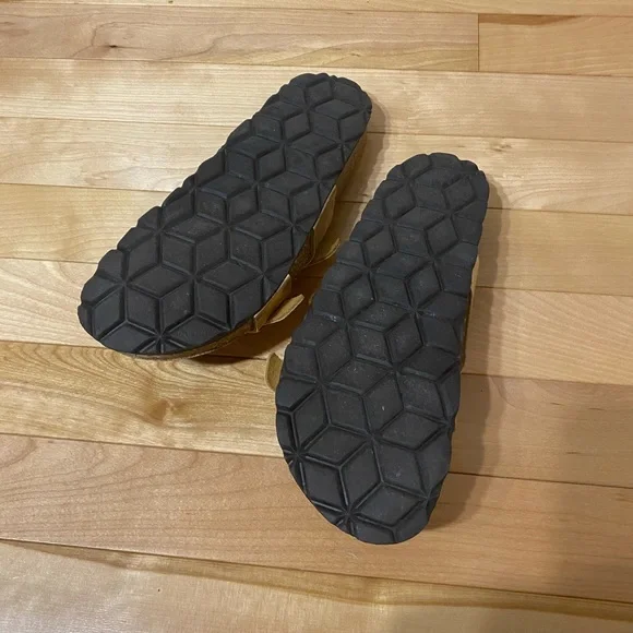 Sandals - Picture 3 of 6